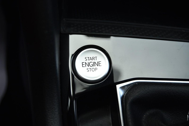 Volkswagen Taos Vehicle Image 18