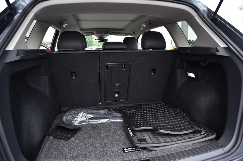 Volkswagen Taos Vehicle Image 28