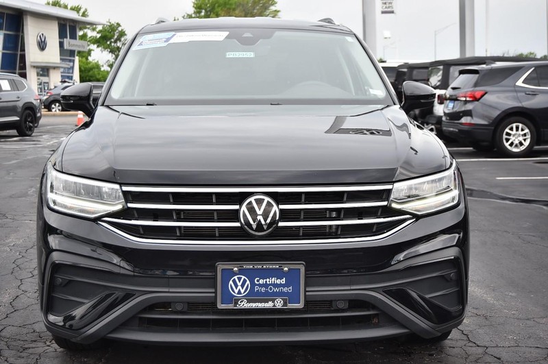 Volkswagen Tiguan Vehicle Image 04