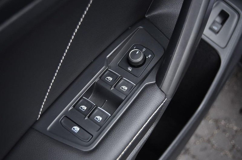 Volkswagen Tiguan Vehicle Image 09