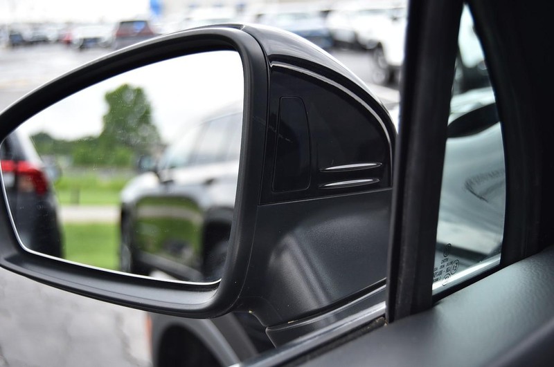 Volkswagen Tiguan Vehicle Image 11