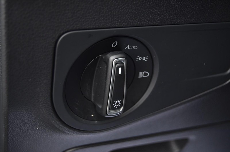 Volkswagen Tiguan Vehicle Image 12