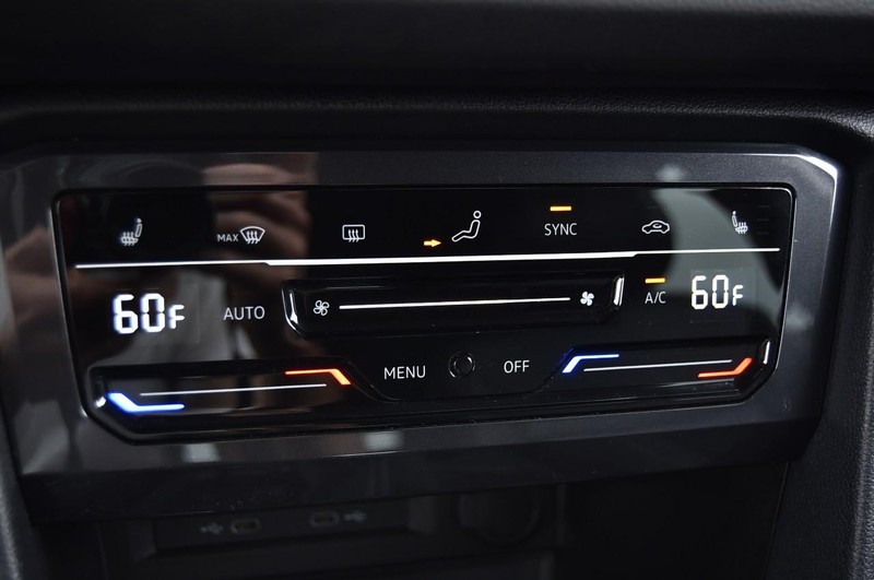 Volkswagen Tiguan Vehicle Image 16