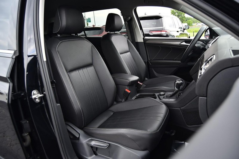 Volkswagen Tiguan Vehicle Image 23