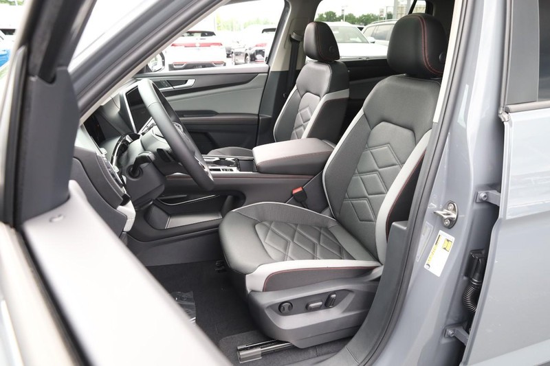 Volkswagen Atlas Vehicle Image 11