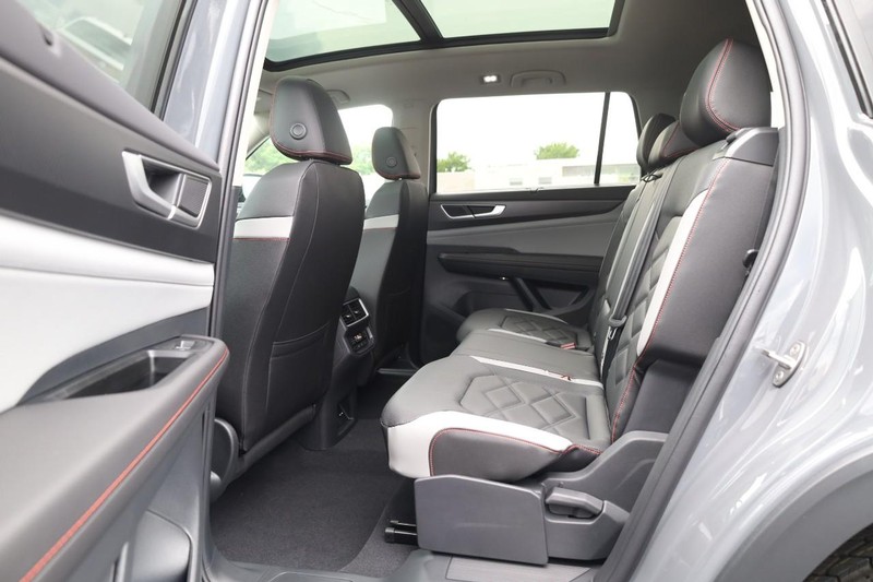 Volkswagen Atlas Vehicle Image 25