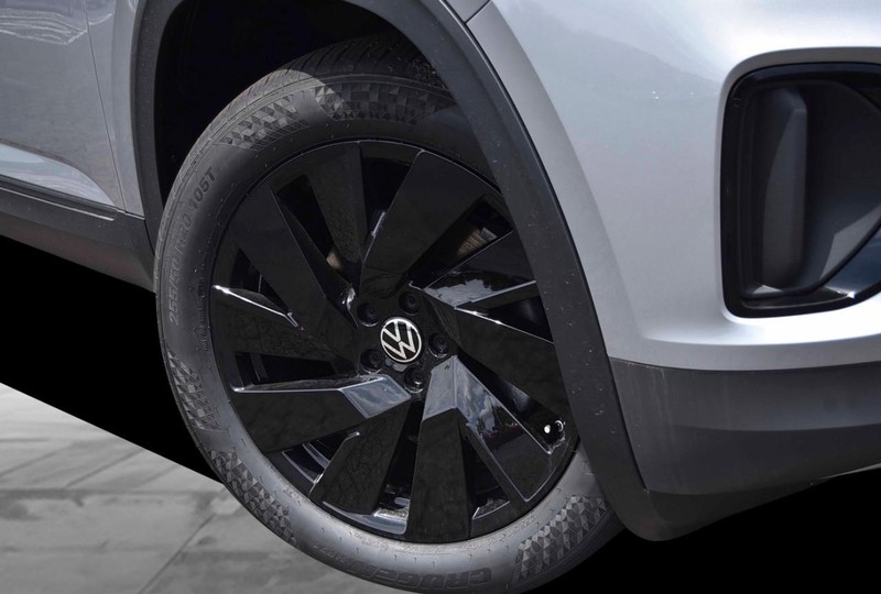 Volkswagen Atlas Cross Sport Vehicle Image 03