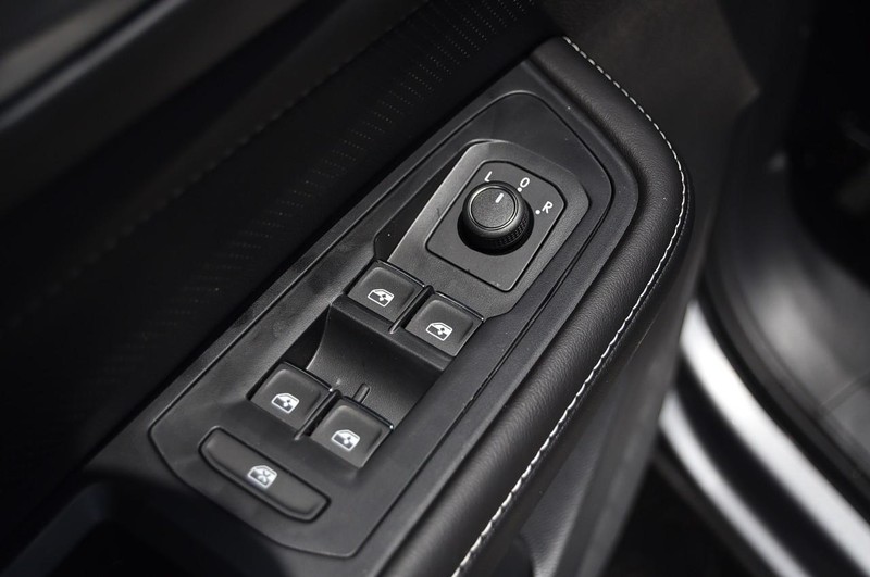 Volkswagen Atlas Cross Sport Vehicle Image 08