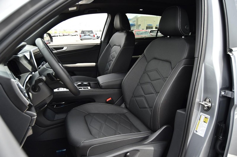 Volkswagen Atlas Cross Sport Vehicle Image 19
