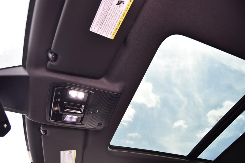 Volkswagen Atlas Cross Sport Vehicle Image 21