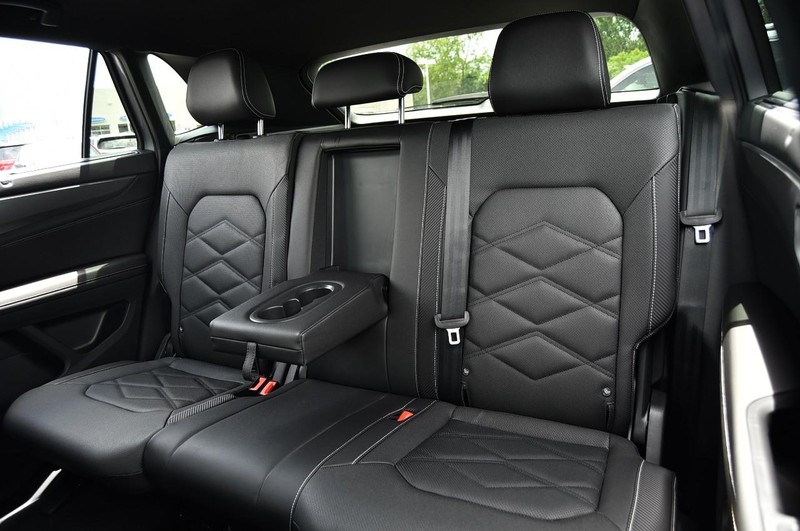 Volkswagen Atlas Cross Sport Vehicle Image 22
