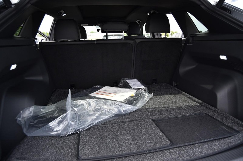 Volkswagen Atlas Cross Sport Vehicle Image 25