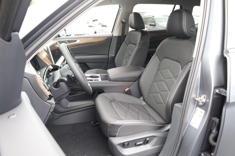 Volkswagen Atlas Vehicle Image 10