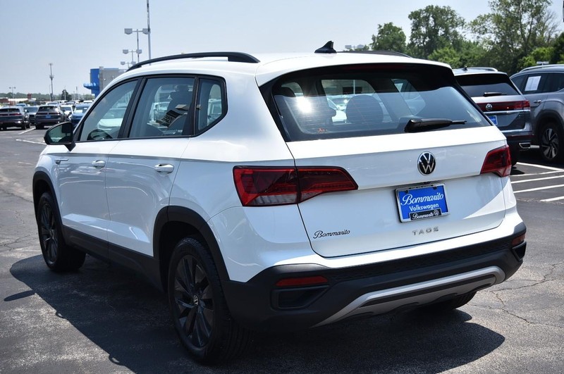 Volkswagen Taos Vehicle Image 07