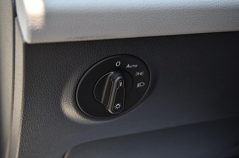 Volkswagen Taos Vehicle Image 12
