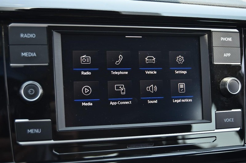 Volkswagen Taos Vehicle Image 15