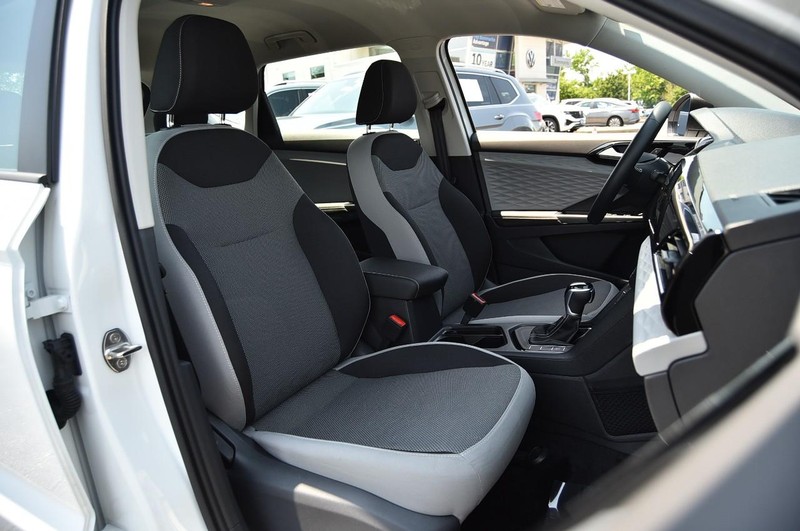 Volkswagen Taos Vehicle Image 22