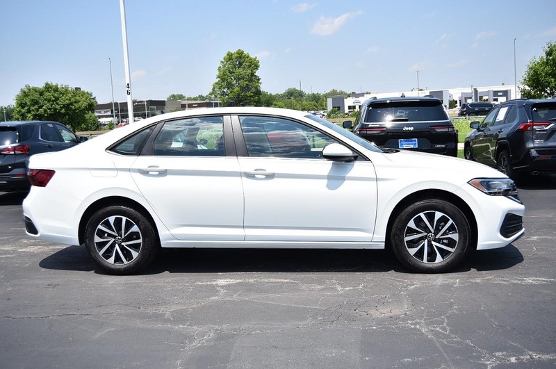 Volkswagen Jetta Vehicle Image 05
