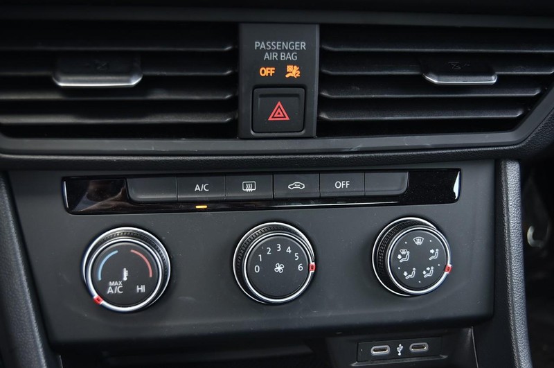 Volkswagen Jetta Vehicle Image 16