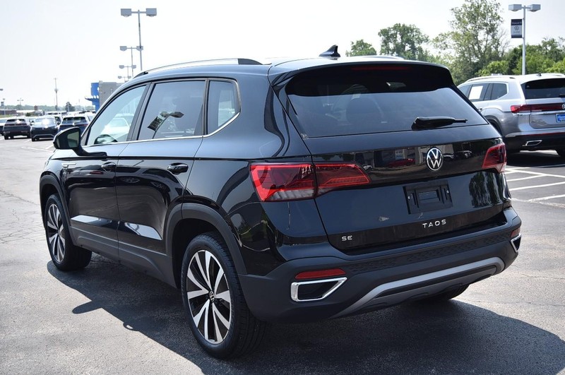 Volkswagen Taos Vehicle Image 07