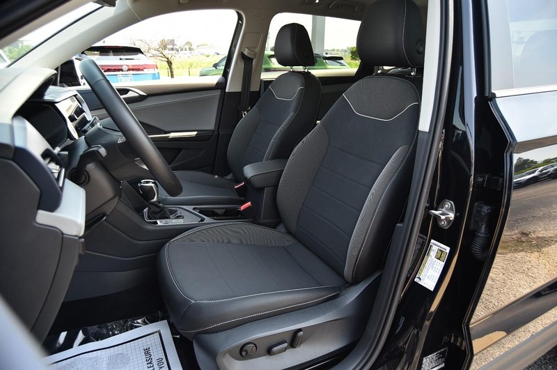 Volkswagen Taos Vehicle Image 21