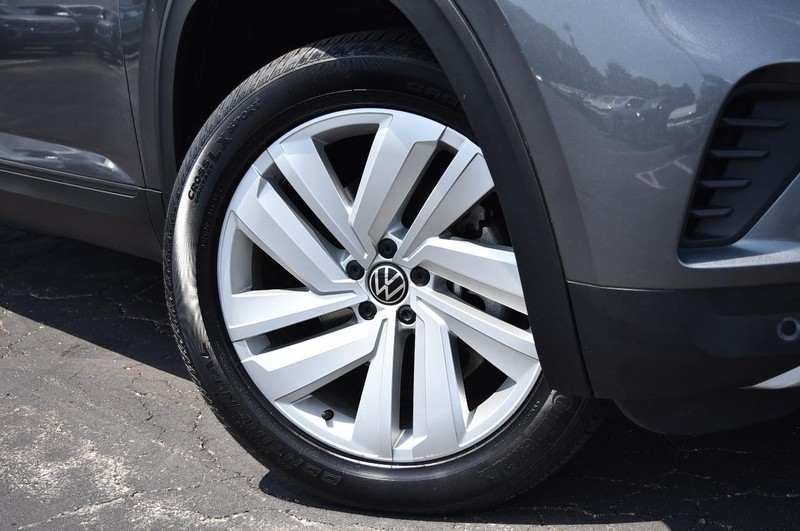 Volkswagen Atlas Cross Sport Vehicle Image 03