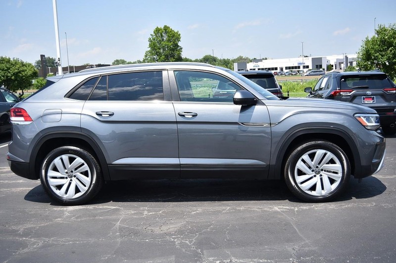 Volkswagen Atlas Cross Sport Vehicle Image 05