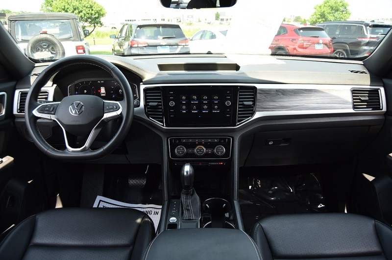 Volkswagen Atlas Cross Sport Vehicle Image 08