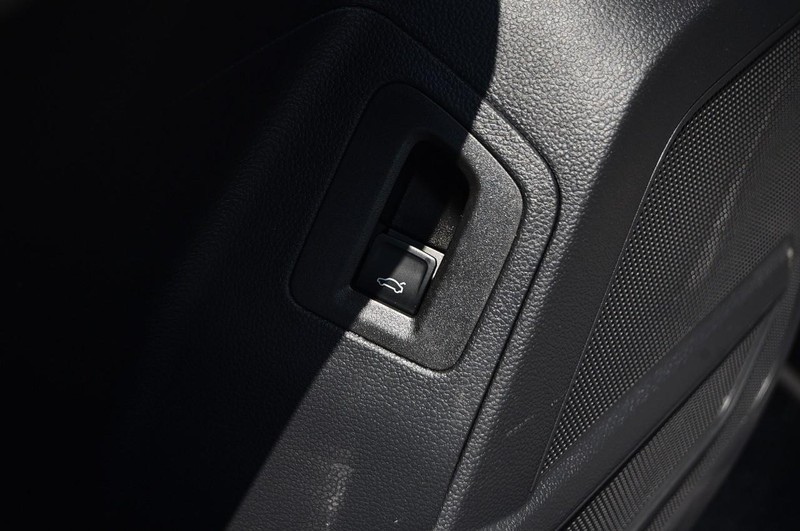 Volkswagen Atlas Cross Sport Vehicle Image 10