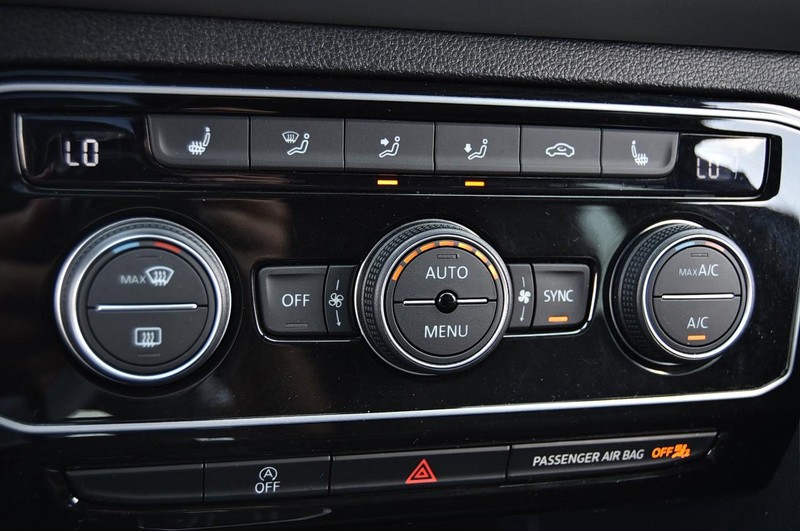 Volkswagen Atlas Cross Sport Vehicle Image 16