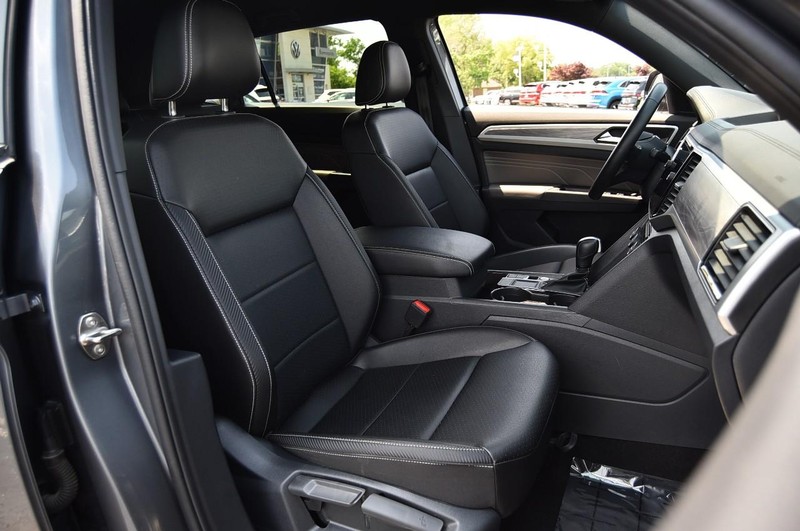 Volkswagen Atlas Cross Sport Vehicle Image 21