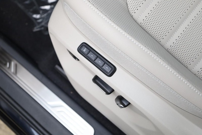 Volkswagen Atlas Vehicle Image 11