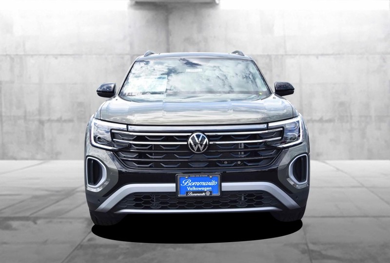 Volkswagen Atlas Vehicle Image 04