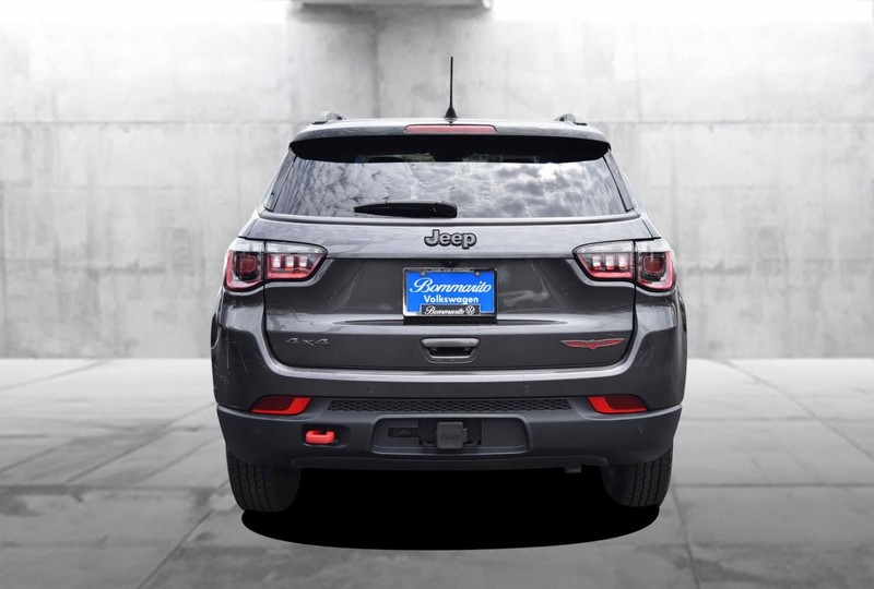 Jeep Compass Vehicle Image 06