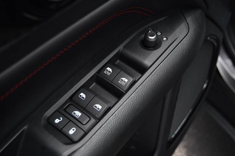 Jeep Compass Vehicle Image 08