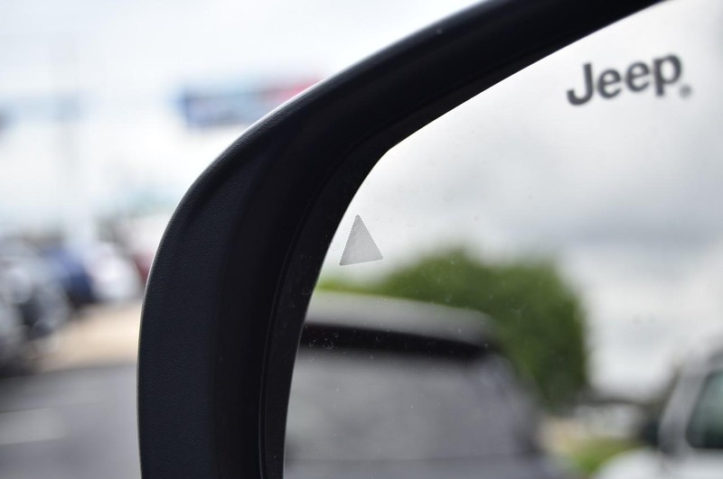 Jeep Compass Vehicle Image 10