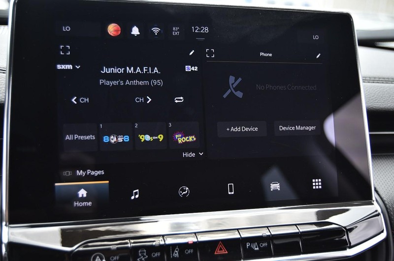 Jeep Compass Vehicle Image 14