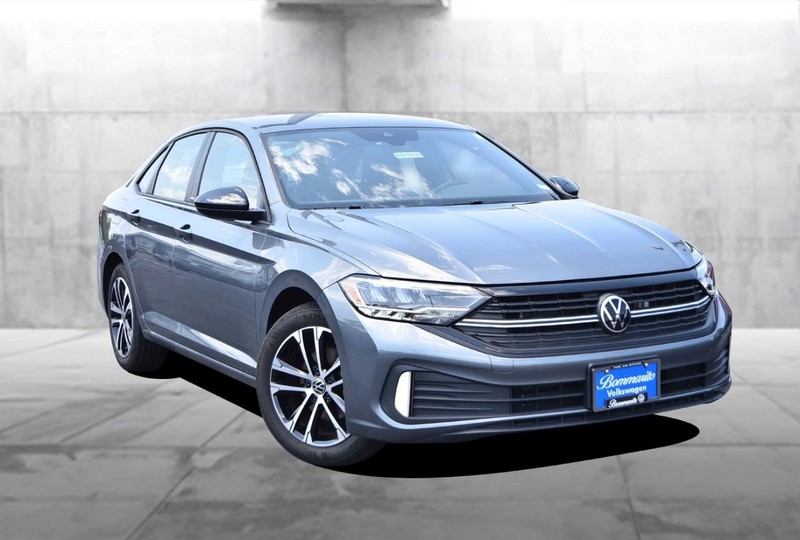 Volkswagen Jetta Vehicle Image 02