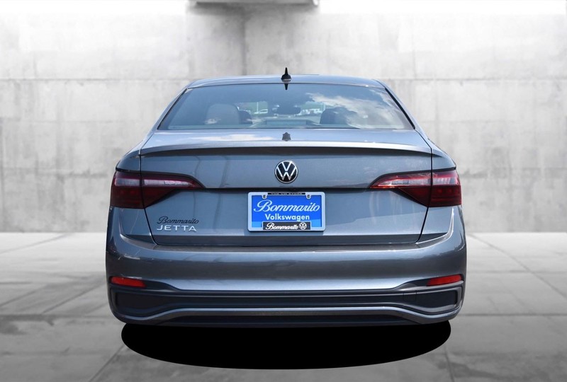 Volkswagen Jetta Vehicle Image 06