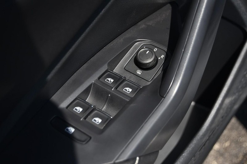 Volkswagen Jetta Vehicle Image 08