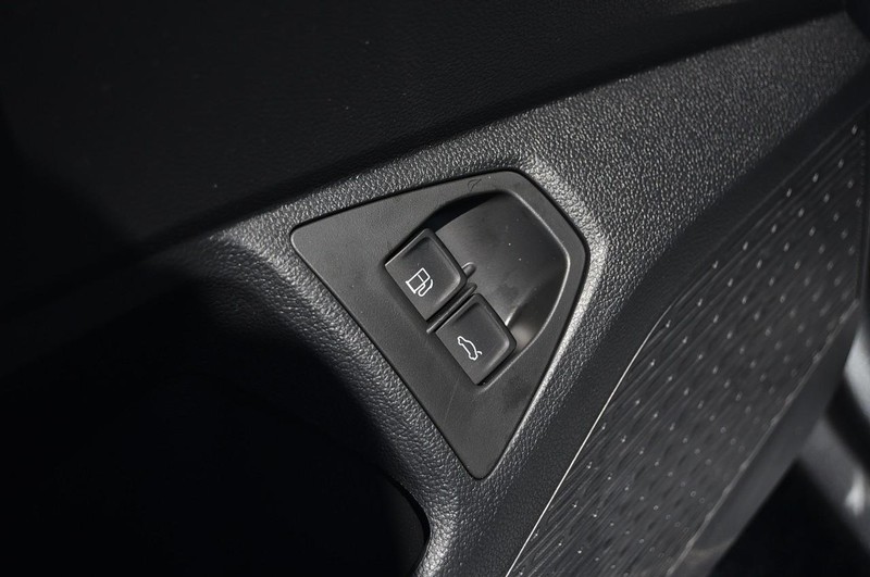 Volkswagen Jetta Vehicle Image 09