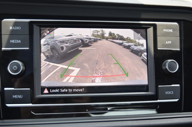 Volkswagen Jetta Vehicle Image 13