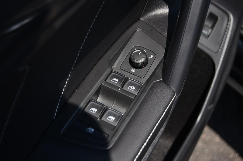 Volkswagen Tiguan Vehicle Image 08