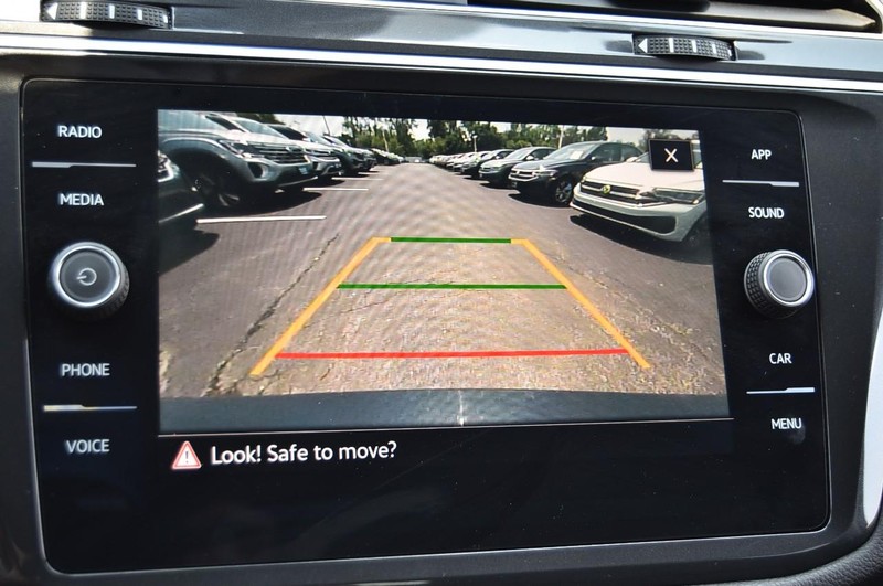 Volkswagen Tiguan Vehicle Image 13