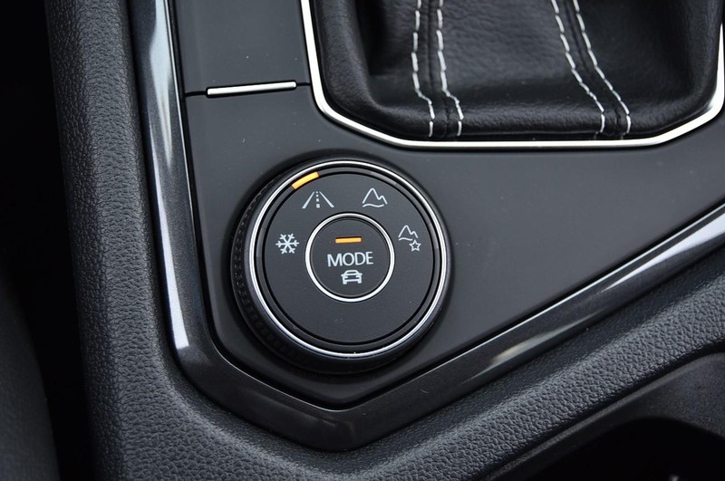 Volkswagen Tiguan Vehicle Image 18