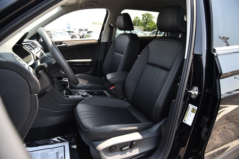 Volkswagen Tiguan Vehicle Image 21