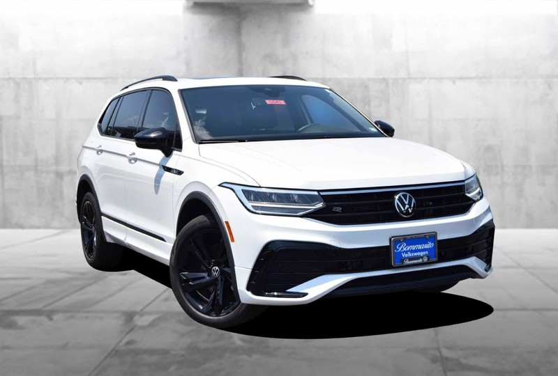 Volkswagen Tiguan Vehicle Image 02