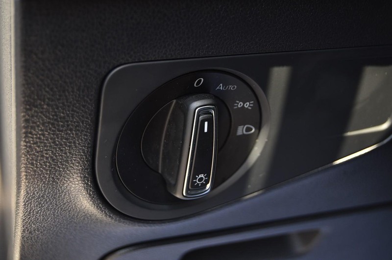 Volkswagen Tiguan Vehicle Image 11