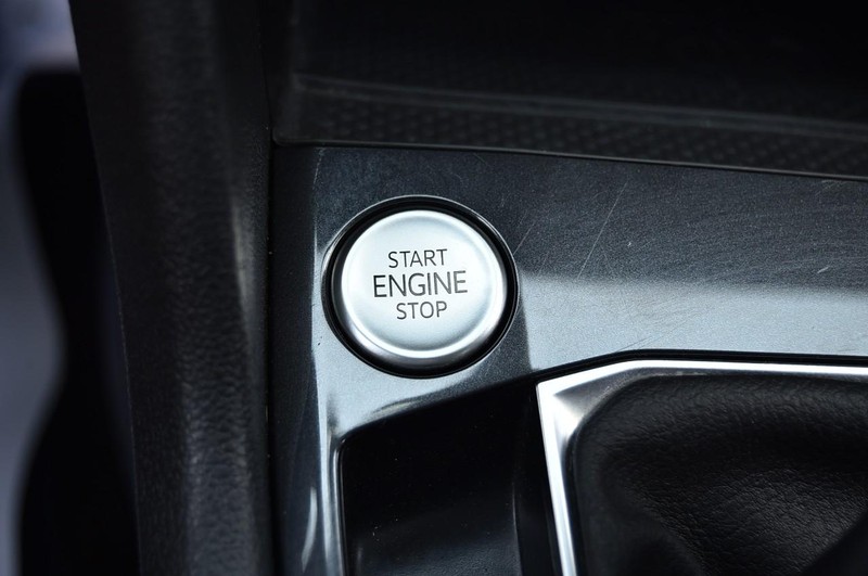 Volkswagen Tiguan Vehicle Image 16