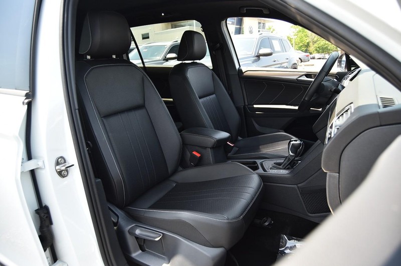 Volkswagen Tiguan Vehicle Image 21